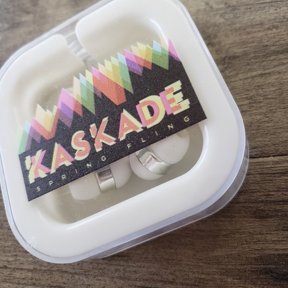 Kaskade White Spring Fling Headphones NEW - Picture 3 of 7